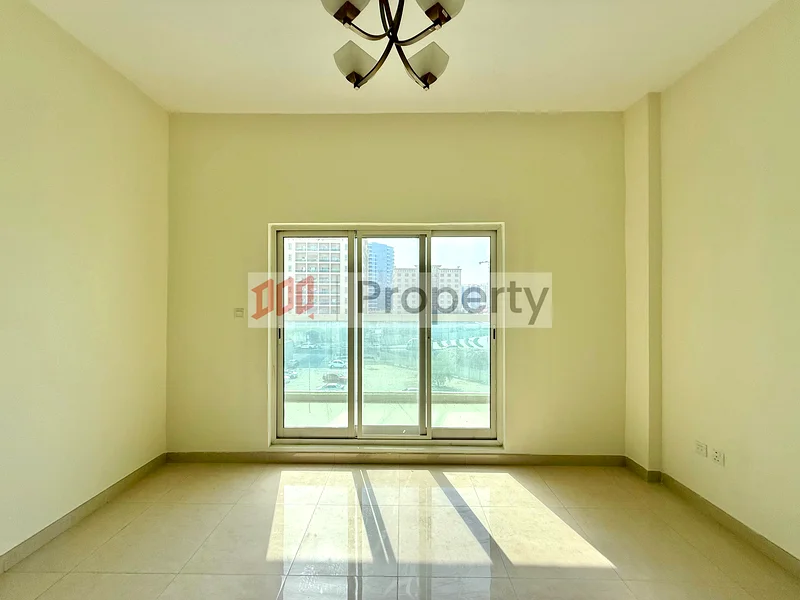 Spacious|Prime Location | Vacant Now63731552424834112