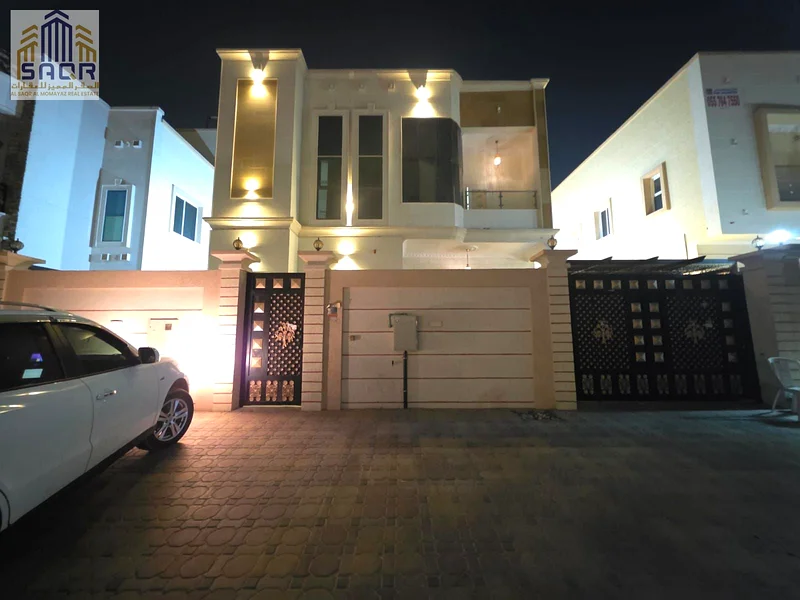 Villa for rent, 5 rooms with a swimming pool / prime location close to the mosque63722360486787110