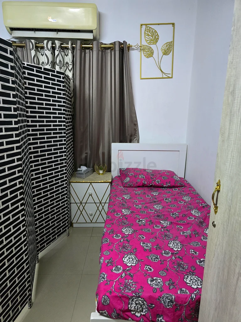 سرير للرجل العازب التنفيذي63796471661187110