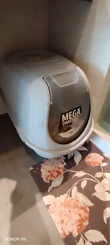 MODERNA BRAND Mega Smart Cat Litter Box  WITH FILTER original price 320 aed purchased and not used