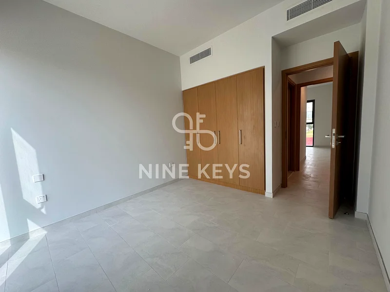 عقار مميز | فيلا تاون هاوس 3 غرف نوم للإيجار في فيلانوفا | تطل على الحزام الأخضر63736528562945112