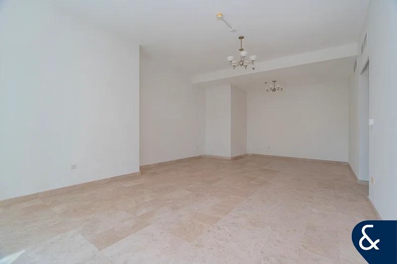 3 غرف نوم + غرفة خادمة | غير مفروشة | إطلالة على المارينا63773248694147112