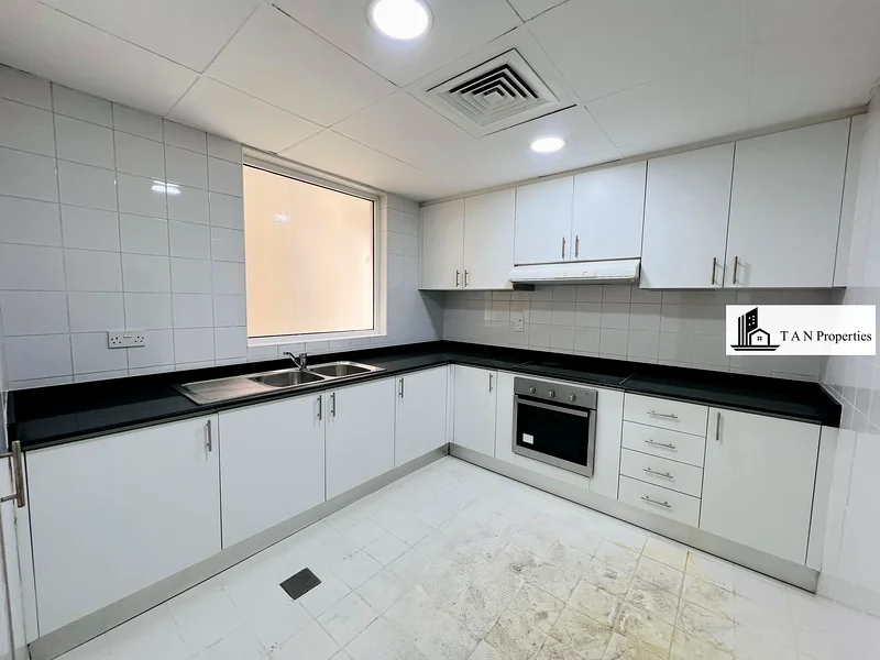 Spacious 2BHK Apartment | With Balcony | Prime Location63767363637633110