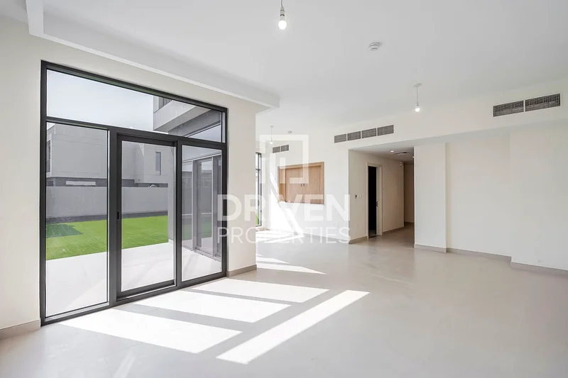 Ready to Move in | Fully Landscaped | Huge Plot63751405985794111