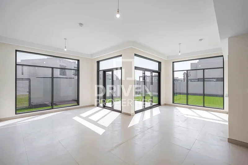 Ready to Move in | Fully Landscaped | Huge Plot63751405985794110