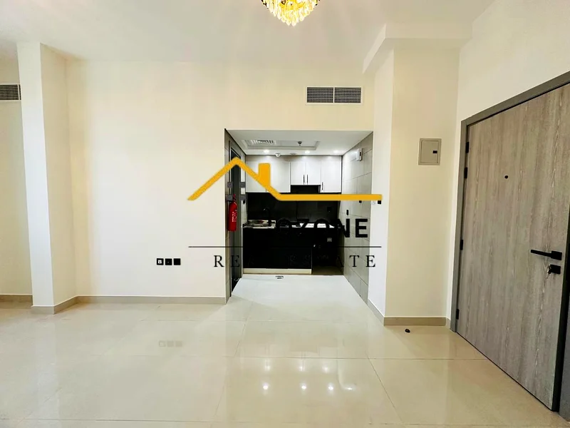 Brand new | luxurious interior | Separate kitchen | huge space free parking | near to airport | Masteroom63706317066627112
