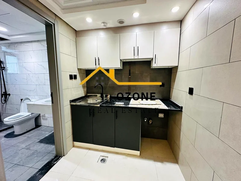 Brand new | luxurious interior | Separate kitchen | huge space free parking | near to airport | Masteroom63706317066627113