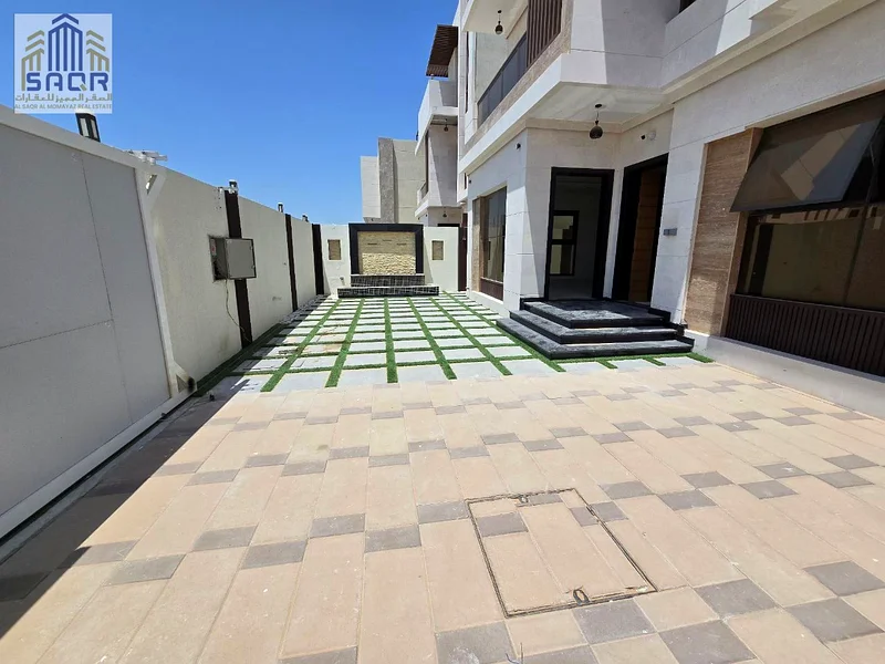 Registration included/ 5 rooms with roof/ High-end finishing/ Freehold63884633258755111