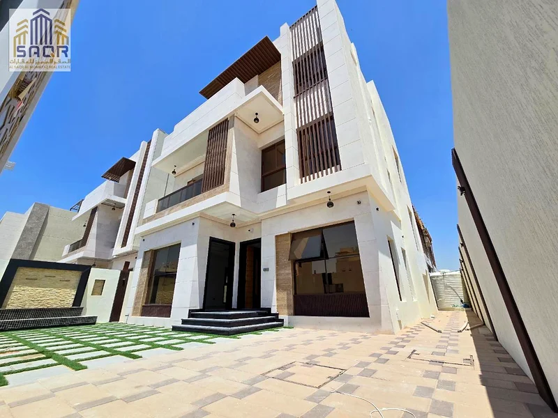 Registration included/ 5 rooms with roof/ High-end finishing/ Freehold63884633258755110
