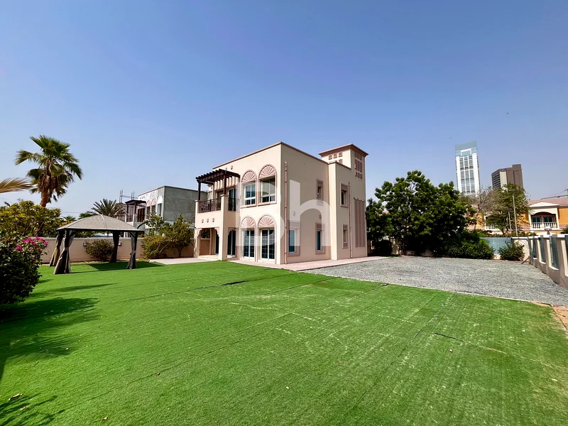 Corner Plot | 2BR + Maid | Huge Garden63731179227905111