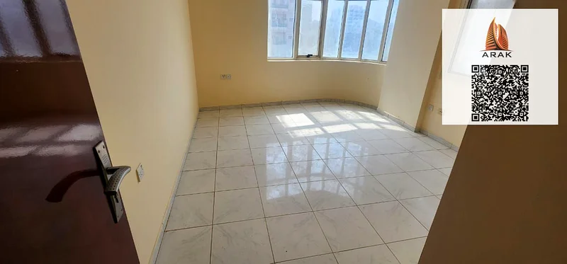 لإيجار سنوي، شقة واسعة مكونة من غرفتي نوم، وصالة، وحمامين، تقع63810910359555113