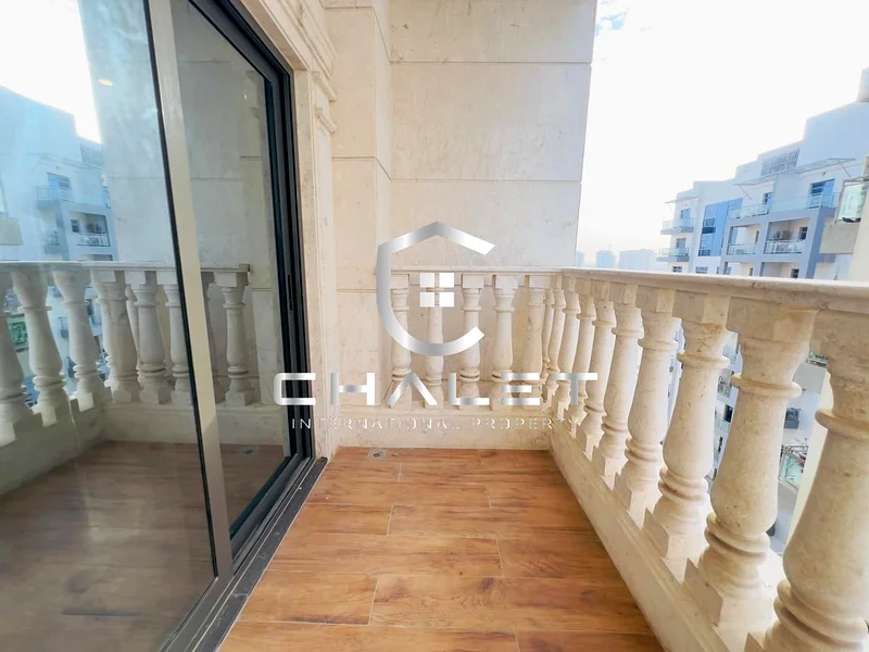 غرفة خادمة | تخطيط واسع | بالقرب من المترو | شاغرة63763098221698112