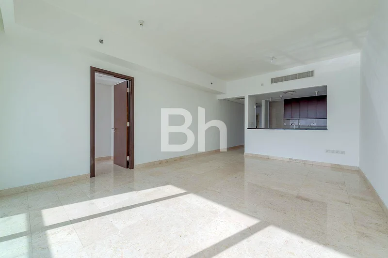 Vacant on Transfer | High ROI | Partial Sea View63846366265217112