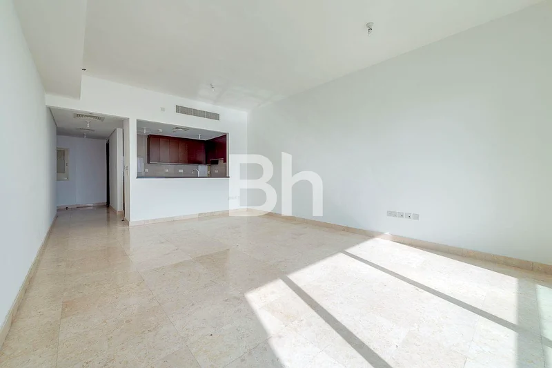 Vacant on Transfer | High ROI | Partial Sea View63846366265217113