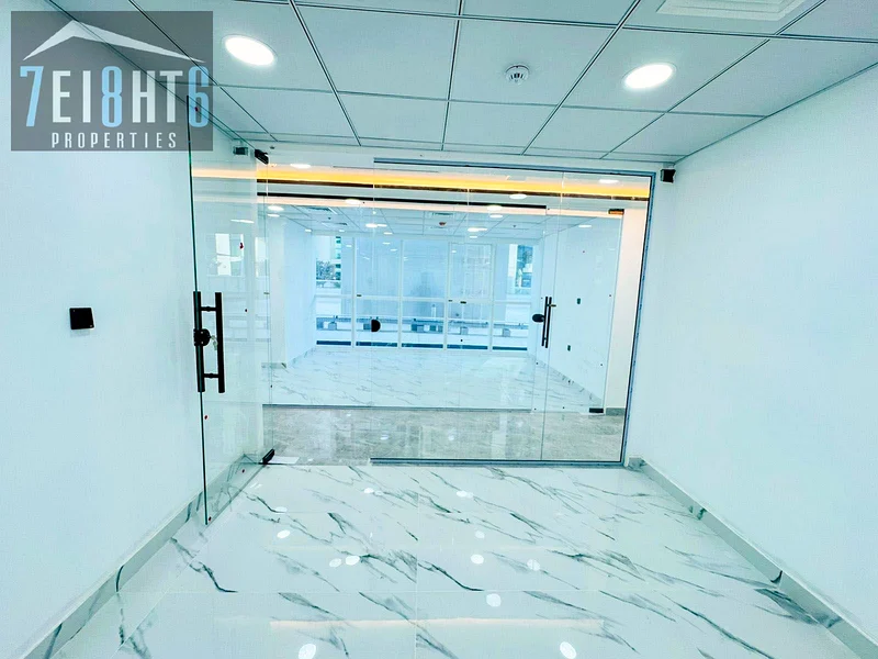 مطابق لفاستو || واسع || سهولة الوصول || مكتب للإيجار في الخليج التجاري63815813389187114