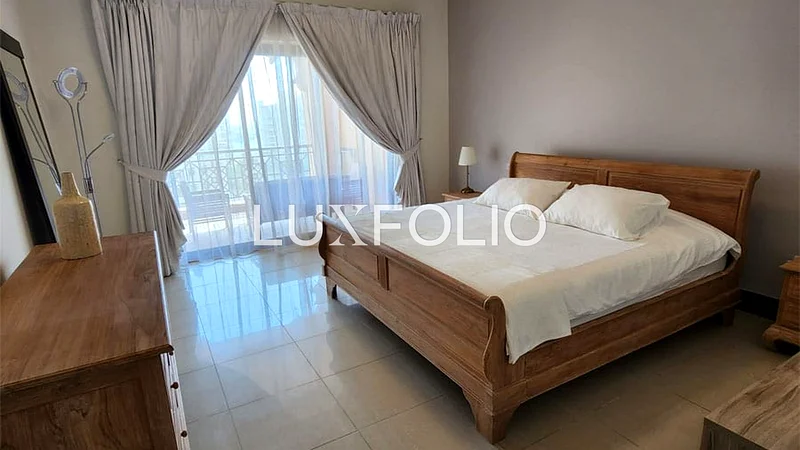 شاغرة | غرفة خادمة | إطلالة على الحديقة63752664651778114