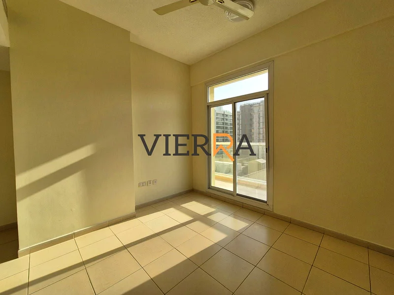 Prime Location | 2BR + Laundry+ Store | Vacant Soon63933798388355114