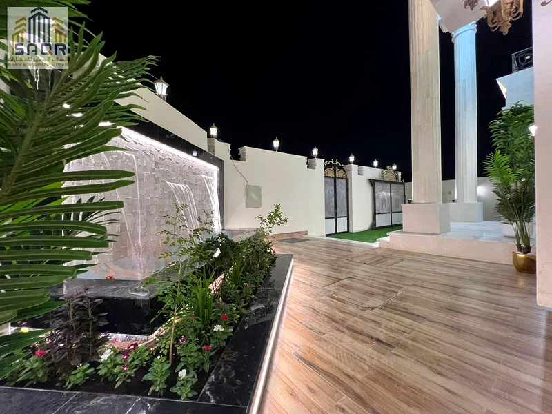 Miniature palace on the corner of two streets / Freehold / Including fees / No service fees63913217882113113