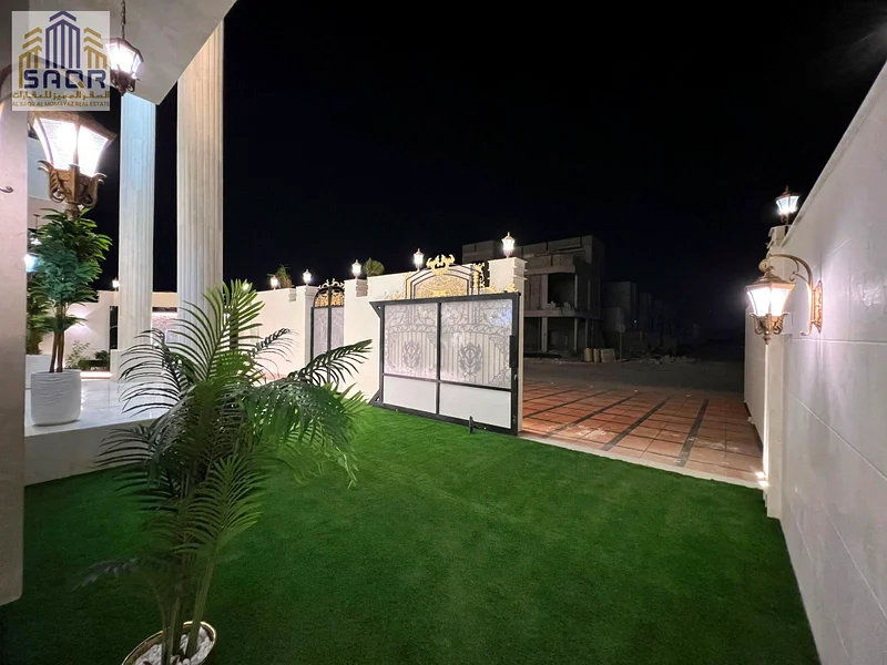Miniature palace on the corner of two streets / Freehold / Including fees / No service fees63913217882113114