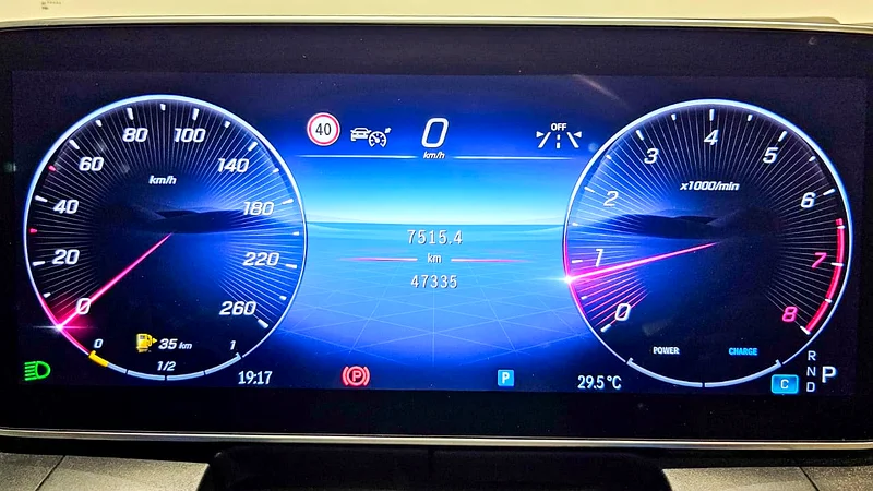 MERCEDES BENZ - GLC 200 - 4MATIC - 2023 - GCC SPECS - UNDER WARRANTY - 47000KM - BLACK COLOR63699044693123114