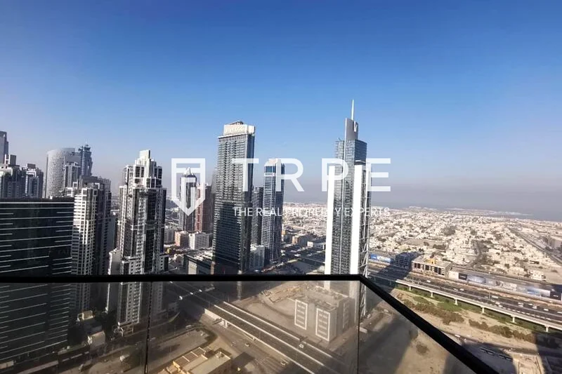 موقع متميز | بدون رسوم تبريد | جاهز للانتقال63769647694337110