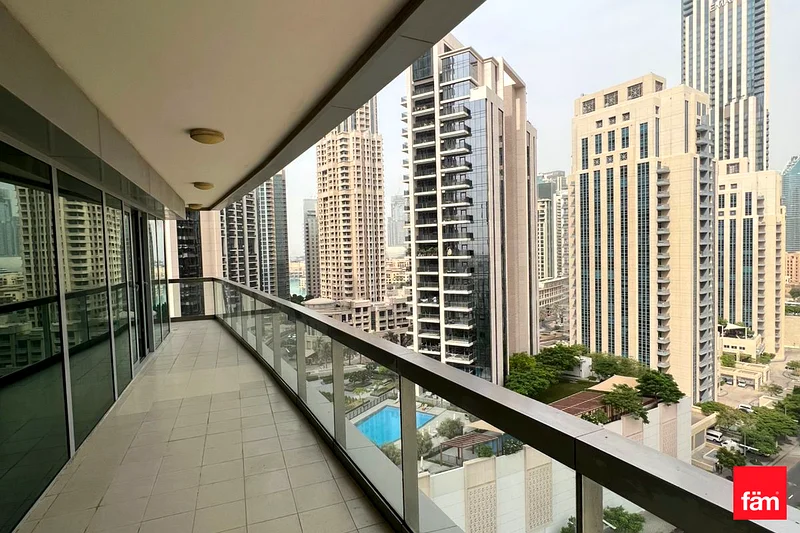 Unfurnished| Pool View| avaliable in Sep63769240524803111