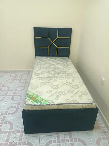 Hi sir and madam I want to sell single Bed With Mattress brand-new