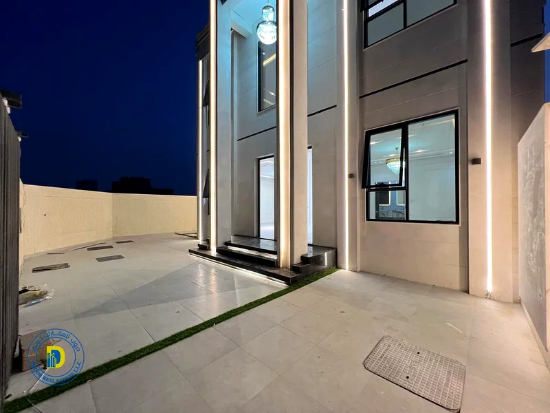 For sale - Luxury villa in Al Hailo 2 - Ajman | Corner | Two floors | 4 master bedrooms | Majlis and hall with sinks | Modern kitchen | Maid's room63911938238851114