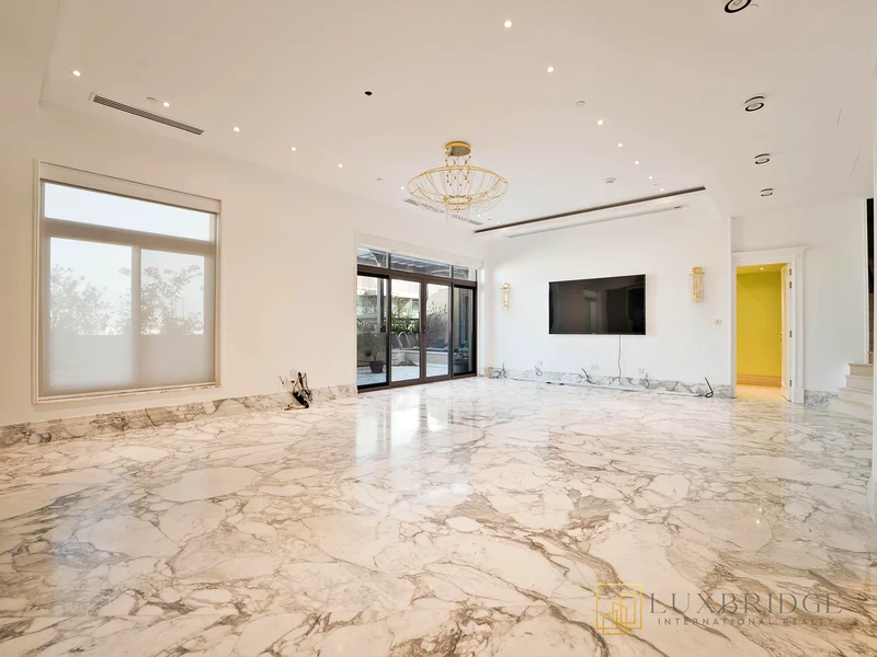 Spacious | Exclusive | Vacant | Upgraded64007911466497110