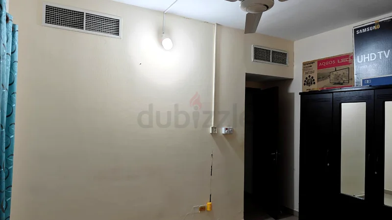 غرفة مفروشة بالكامل مع تكييف مركزي للوافدين الهنود العزاب63796791937411110