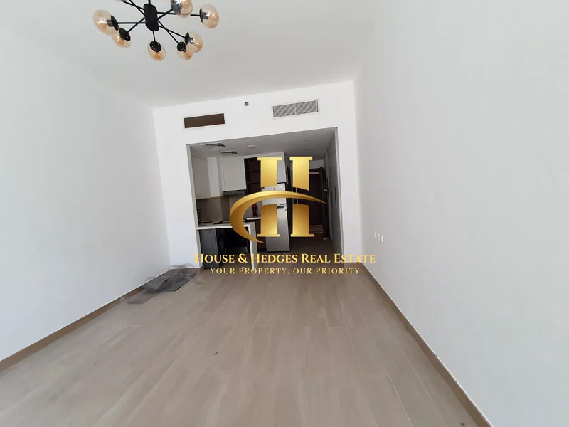 Prime Location | Ready To Move | Spacious63779080347009112