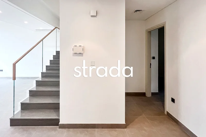 Single row | Corner | Vacant | 4 BR63930884229123114