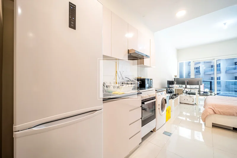 Modern Studio | Tenanted | Pool View64005440223105114