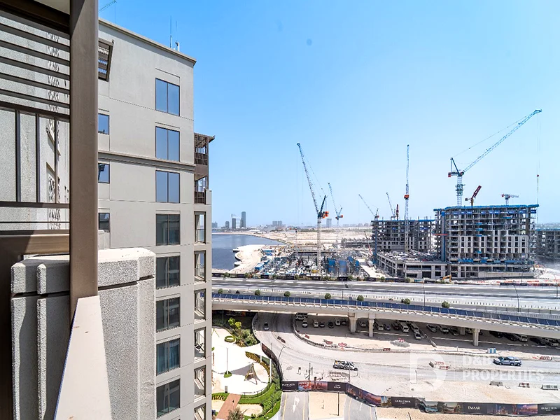 Spacious Mid Floor Unit | Bright | Prime Location63760919190401111