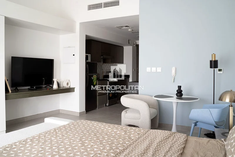Modern Studio| Excellent Connectivity | Prime Deal64019181219459112