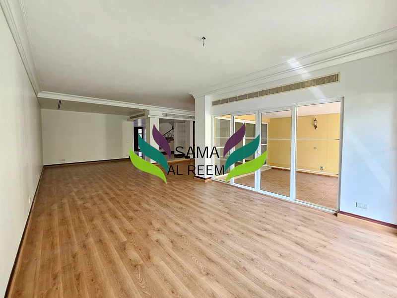 حديقة خاصة | فيلا 5 غرف نوم + خادمة | أم سقيم 163729862616577112