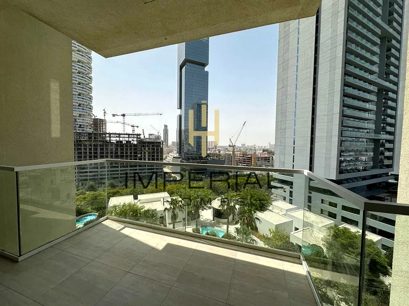 LARGE STUDIO with BALCONY | 617sqft | @60k63781516246147114