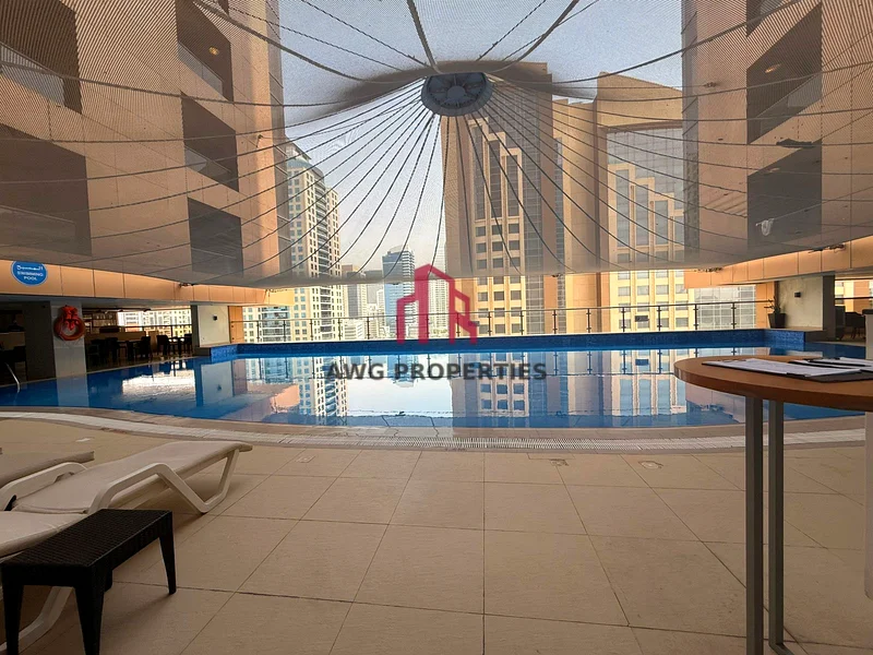 مؤثثة بالكامل بدون عمولة | مع شرفة63724415673603111