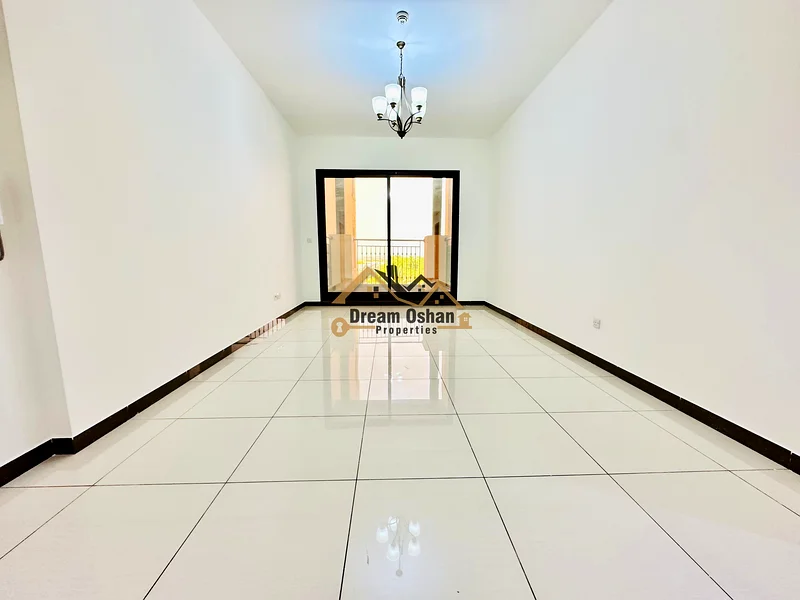 Front Of Souq Extra | Close To Gems Wellington Academy63746881107073110