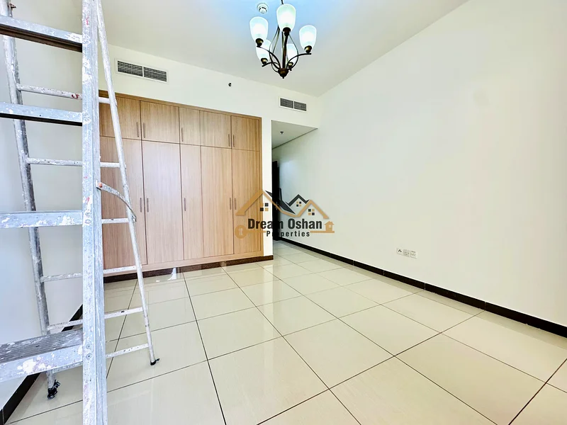 Front Of Souq Extra | Close To Gems Wellington Academy63746881107073114