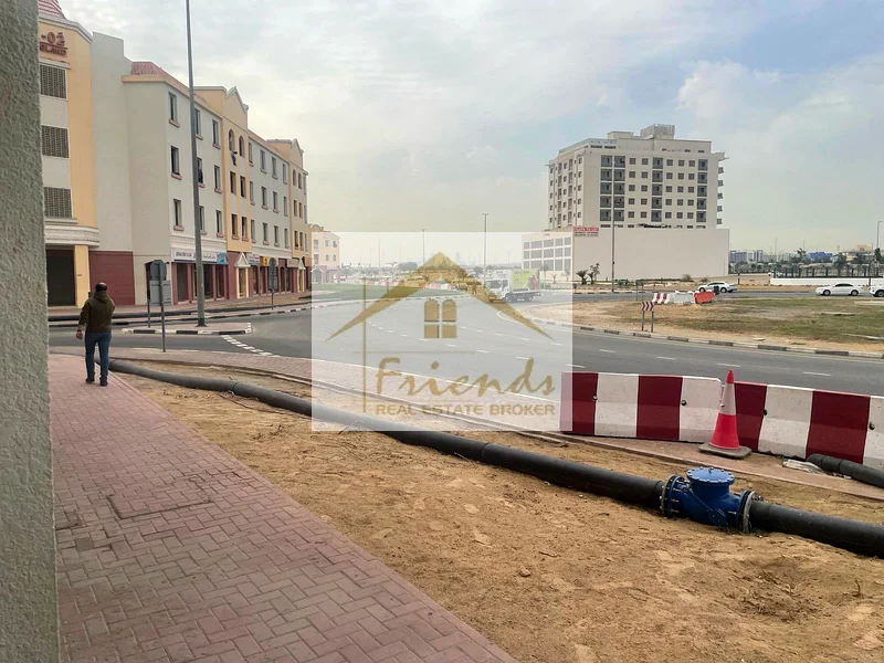 محل للبيع في إنجلترا كلستر، المدينة الدولية | 399.55 قدم مربع | بسعر 530,000 درهم فقط63825682514051110