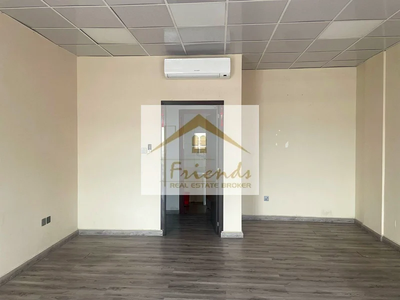 محل للبيع في إنجلترا كلستر، المدينة الدولية | 399.55 قدم مربع | بسعر 530,000 درهم فقط63825682514051114