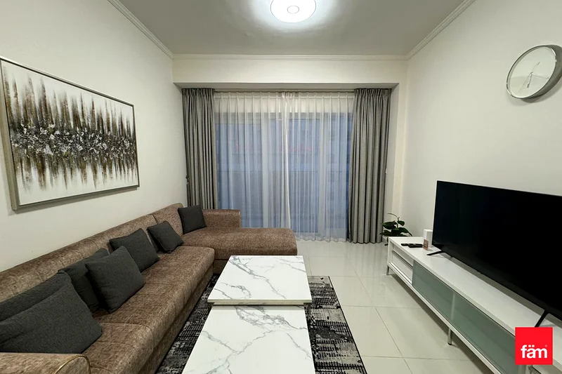 مكيف مجاني | مؤثث بالكامل | طابق منخفض63777728849794110