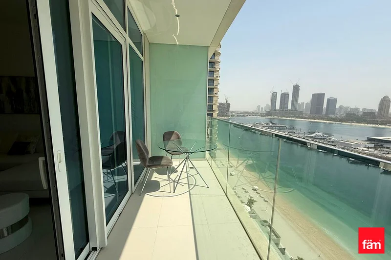 شاغرة | مفروشة فاخرة | شاطئ خاص63733794651523110