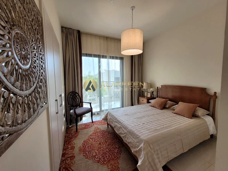 فيلا واسعة | 3 غرف نوم+غرفة خادمة | موقع متميز63740961781890112