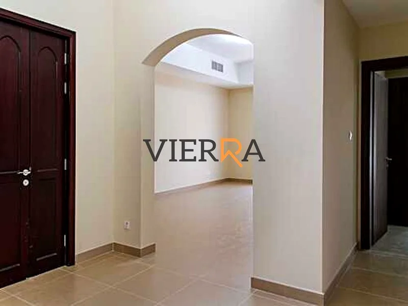 فيلا بـ 3 غرف نوم + غرفة خادمة + غرفة دراسة | صف واحد | وحدة متوسطة63747082602499111