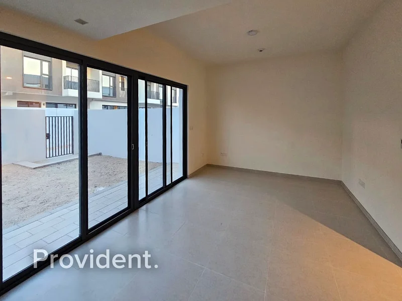 جديد بالكامل | 3 غرف نوم مع غرفة خادمة | شاغرة63805749164162110