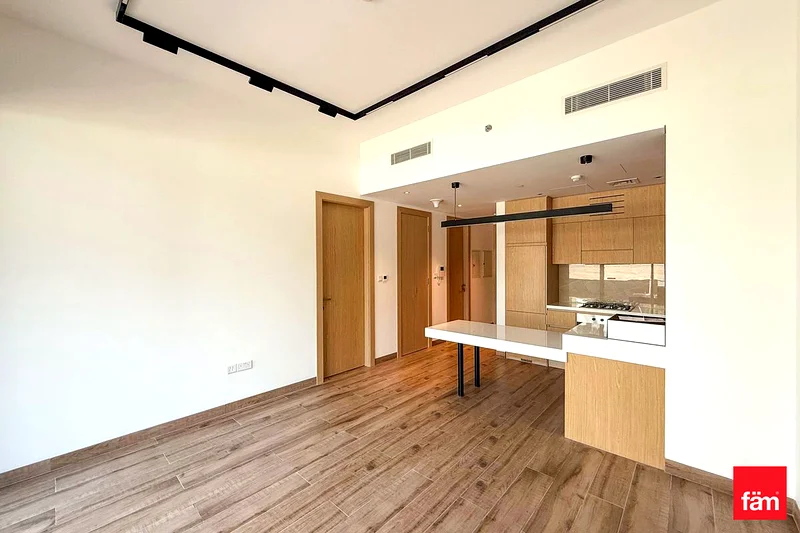 Vacant | Community view | 1B plus Study63786870615937110