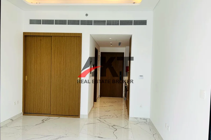 جديد بالكامل / مؤثث مع إطلالة على الشارع الرئيسي63977657131139111