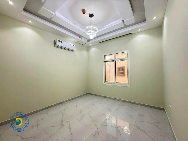 For rent, a villa in Ajman, Al Yasmeen, excellent finishing, 5 master bedrooms, a living room, 2 halls, a maid's room, next to the mosque and the mall63720235374210112
